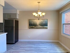 Building Photo - 407 Keats Way