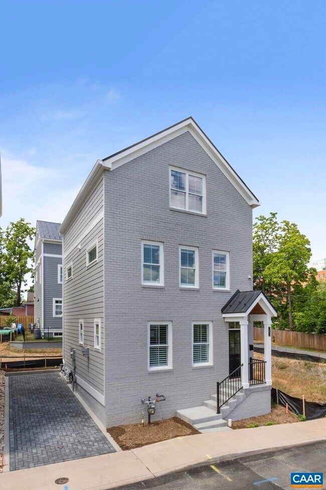 Building Photo - 302 South Street West