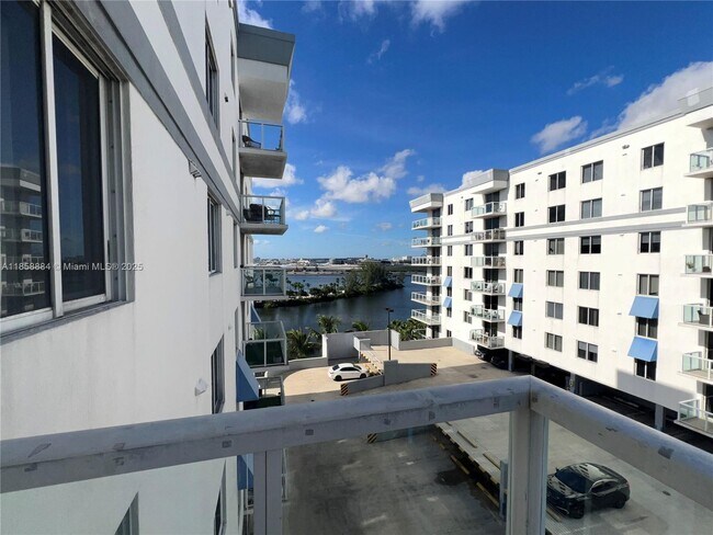 Foto del edificio - 5099 NW 7th St