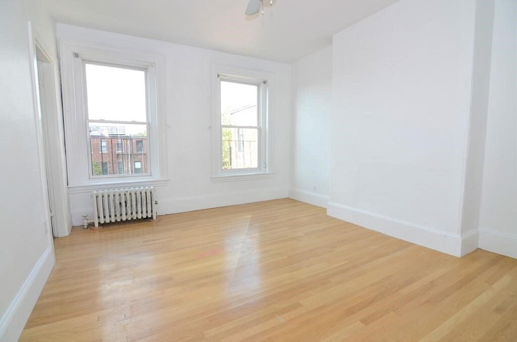 Foto principal - 234 W Canton St