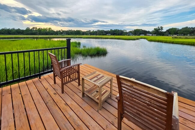 Foto del edificio - 2355 Ribault Scenic Dr
