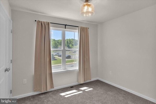 Building Photo - 203 LUCILLE Way