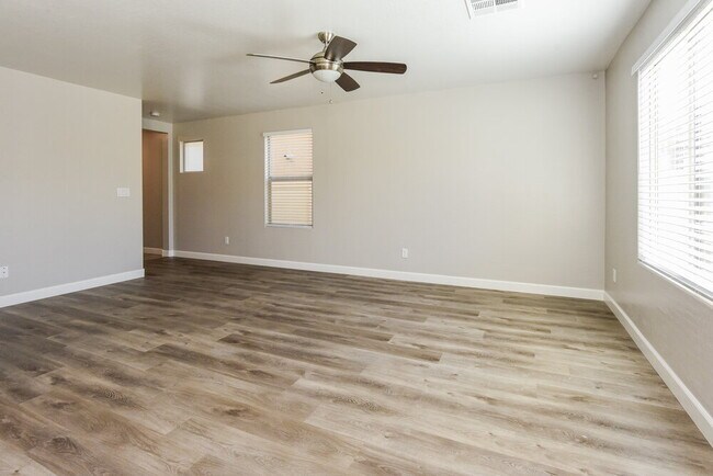 Building Photo - 6423 Cambric Ct