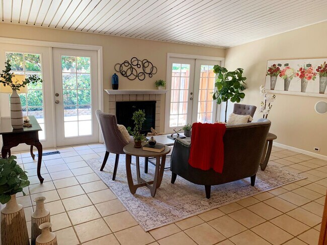 Foto del edificio - Beautiful Pleasanton 2 Bedroom, 1 Bath Condo