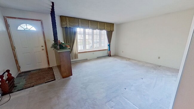 Building Photo - Single Level Living With No Exterior Maintenance!