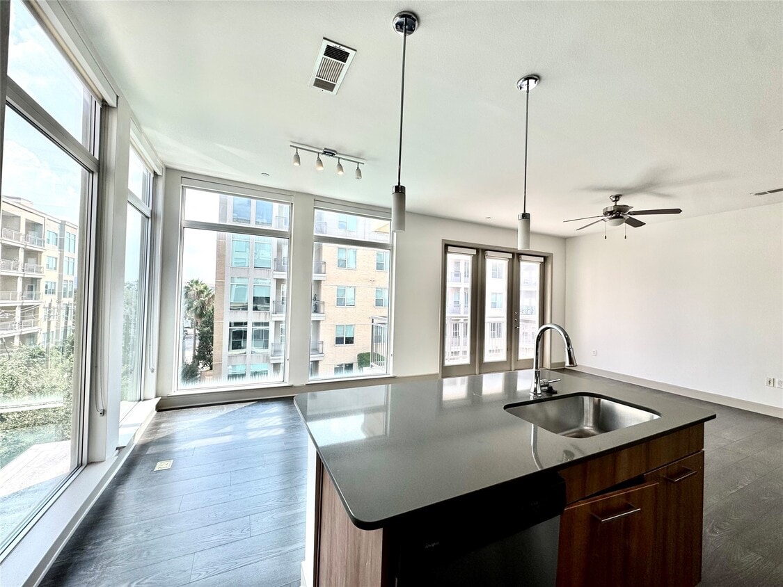 Foto principal - 2111 Westheimer Rd