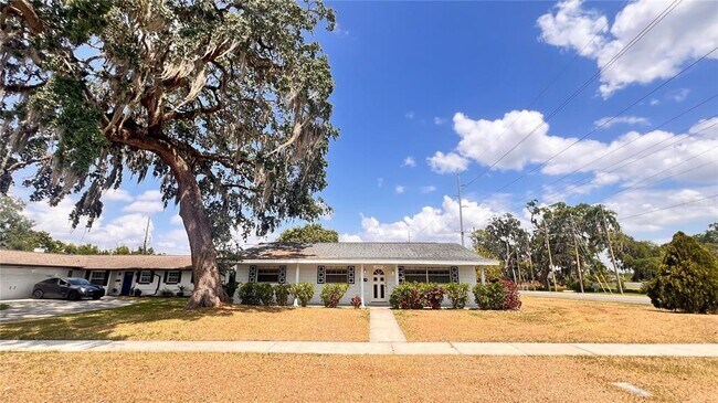 Foto del edificio - 4709 Redfern Dr