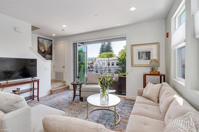 Foto del edificio - 2 br, 2.5 bath Condo - 1655 2nd Street 202