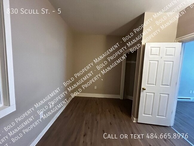 Foto del edificio - 830 Scull St