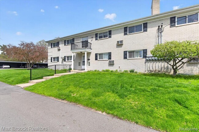 Foto del edificio - 100 W Hickory Grove Rd