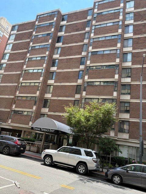 Building Photo - 1420 N St NW