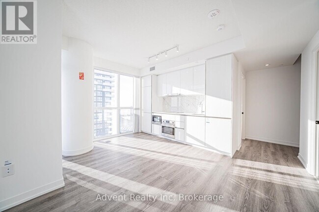 Building Photo - 8 Interchange Wy