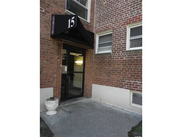 Primary Photo - 15 Schenck Ave