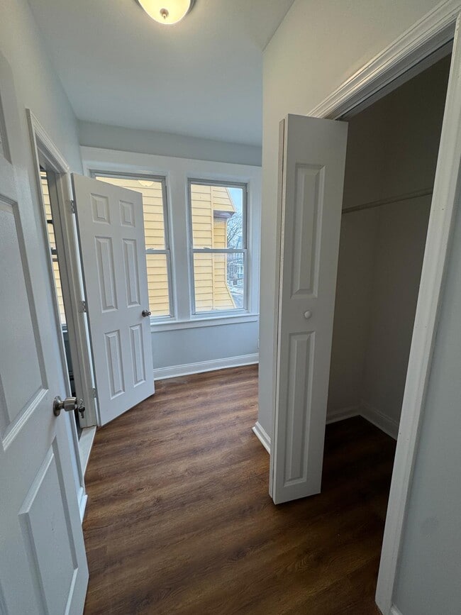 Building Photo - 55 Schley St