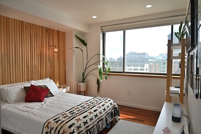 Foto del edificio - 169 Monsignor O'Brien Hwy