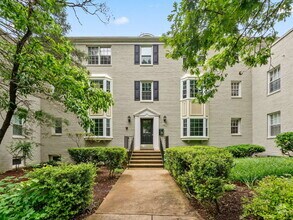 Building Photo - 708 S Arlington Mill Dr