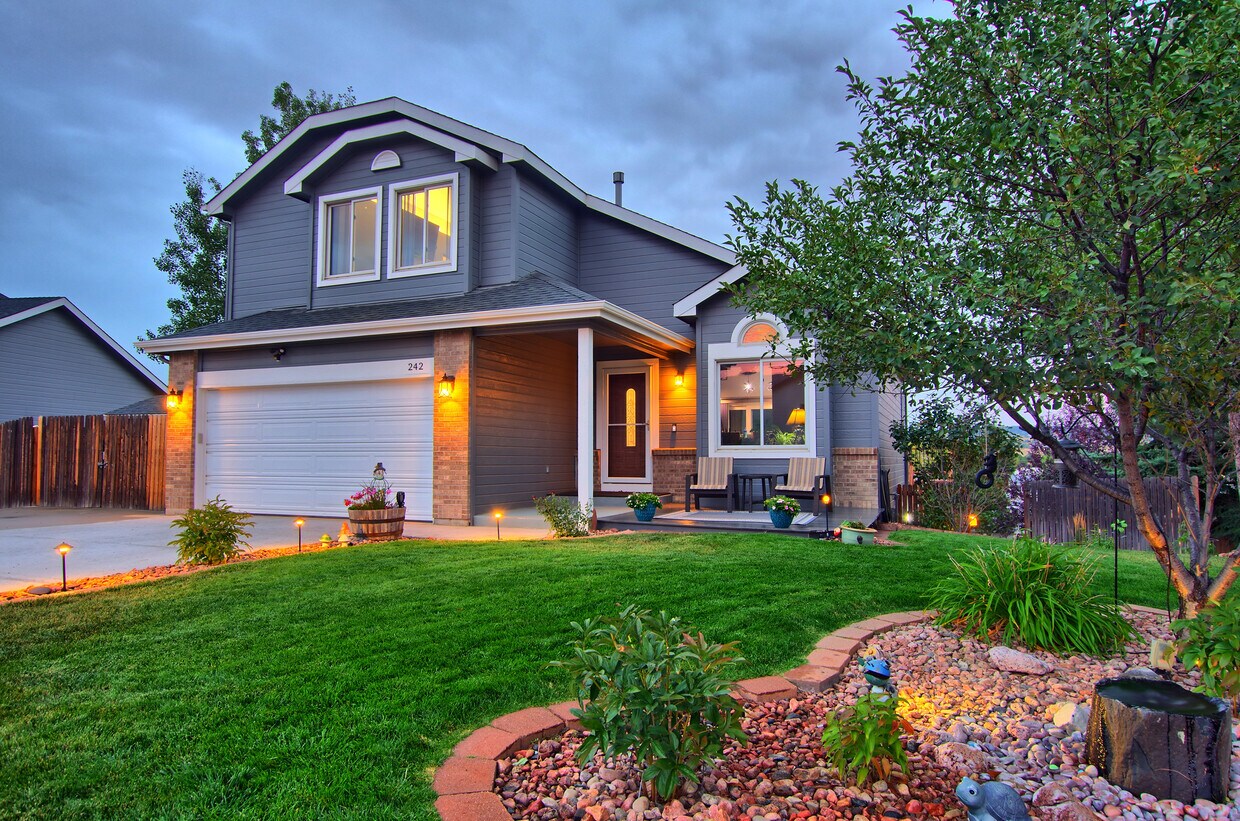 Primary Photo - 242 Candletree Cir