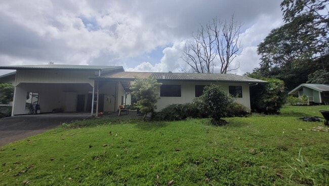 Building Photo - 2-bedroom, 2-bath home in a desirable neighborhood in Keaau near great school