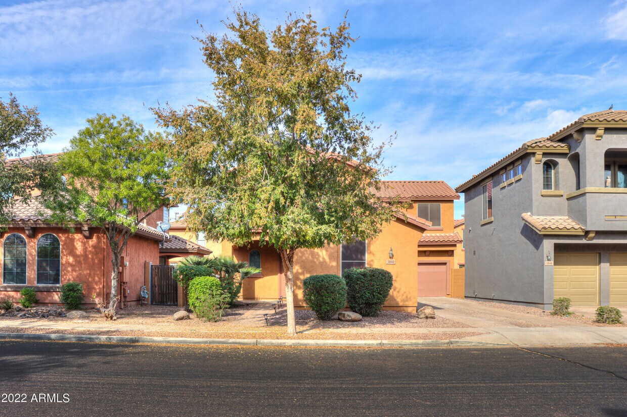 Primary Photo - 3840 E Kesler Ln