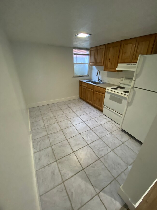 Building Photo - 205 E Williams Ave