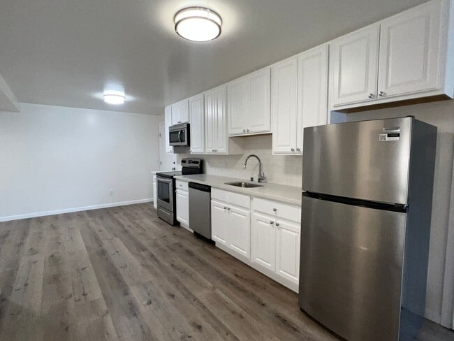 Photo - 131-133 Rolph Street Apartment