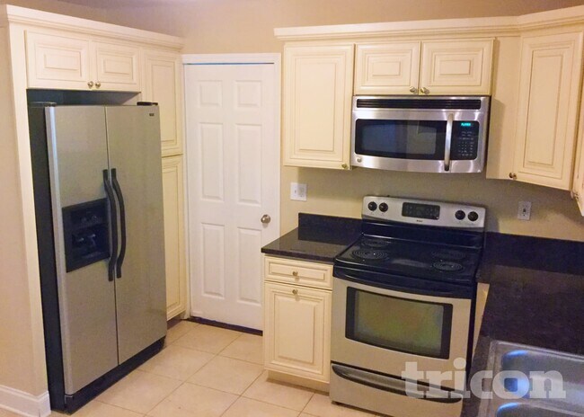 Foto del edificio - 7111 Amarillo Dr