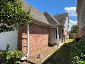 Building Photo - 9125 Cinderhill Cove E