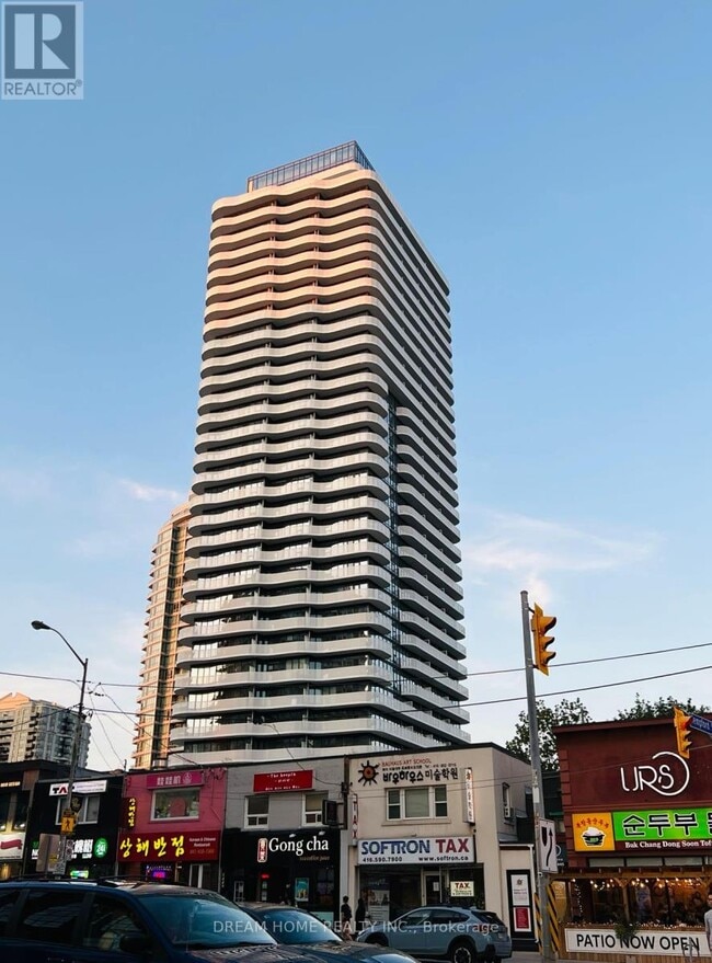 Building Photo - 15 Holmes Ave