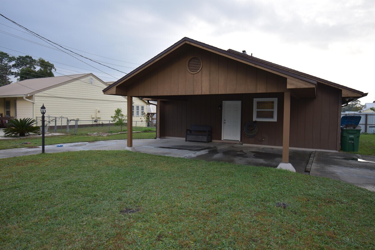 Foto principal - 2328 Oakwood St