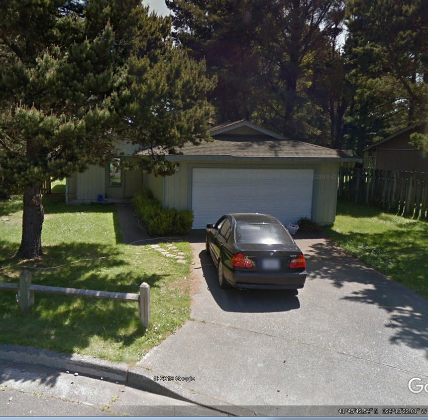 Primary Photo - 139 Whaleview Ct
