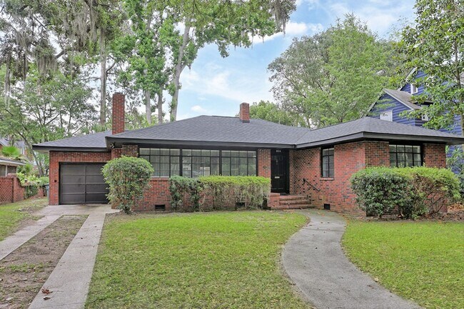Building Photo - Renovated 3BR / 2BA Home for Rent on Gordonston Ave