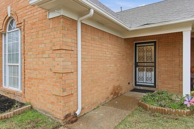 Foto del edificio - 6856 Wrigley Dr