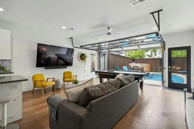 Foto del edificio - 4413 Roseland Ave