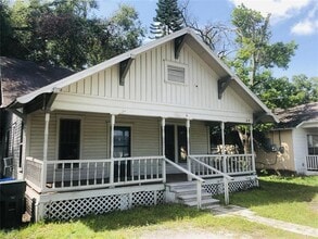 Building Photo - 1223 E Parker St