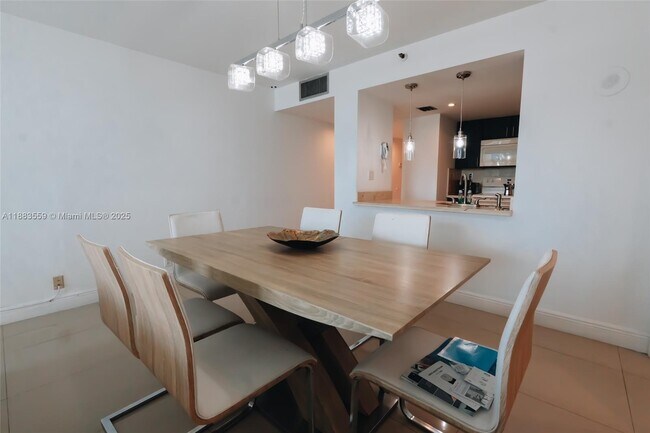 Foto del edificio - 1717 N Bayshore Dr