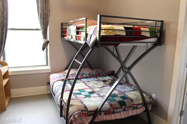 Foto del edificio - 2 br, 3 bath Apartment - 2520 1st Ave N