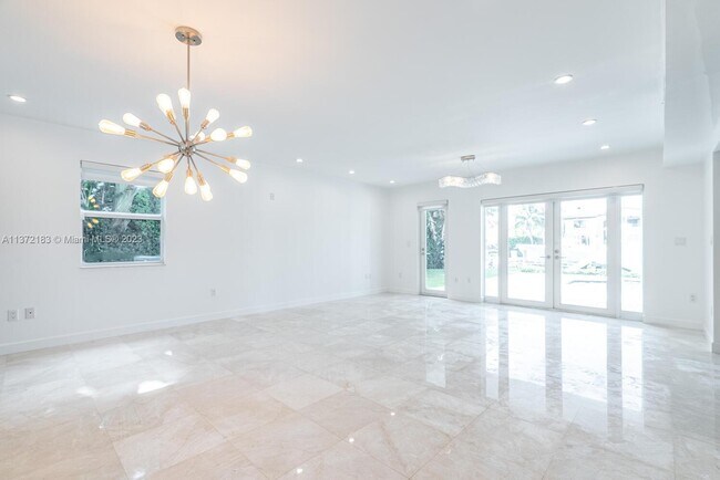 Building Photo - 1130 Lugo Ave