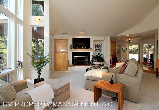 Building Photo - 204 Josselyn Ln