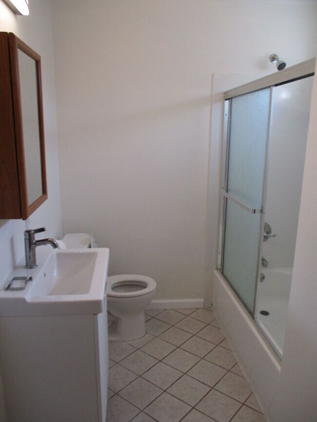 Foto del edificio - Newark Home is in perfect area for commuti...