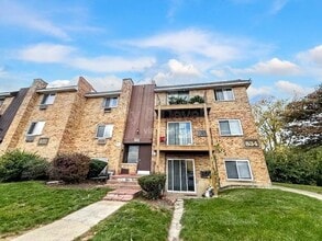 Building Photo - 834 College Blvd