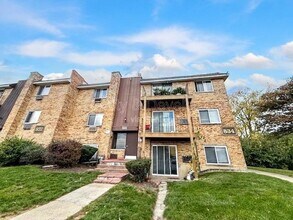 Building Photo - 834 College Blvd