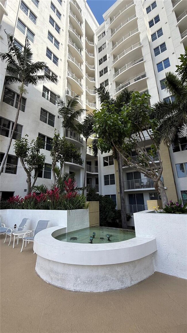 Foto del edificio - 1830 Radius Dr