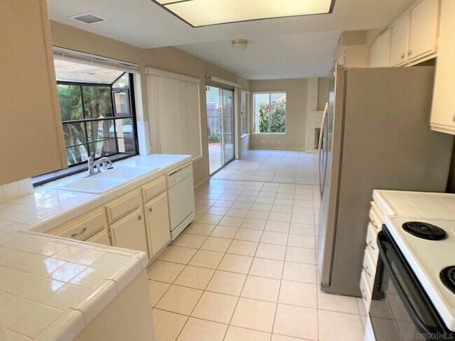 Building Photo - 766 Point Arguello