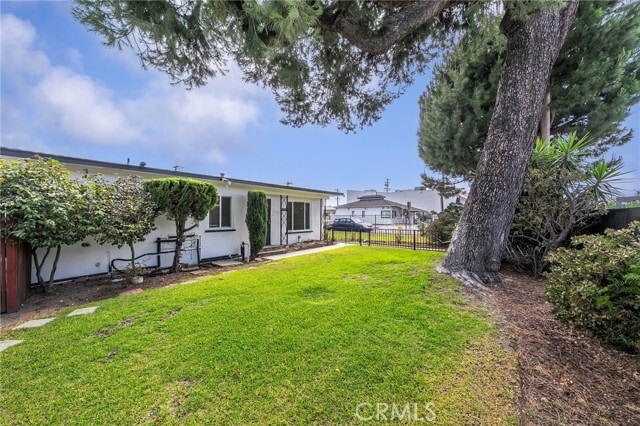 Building Photo - 9050 Huntington Dr