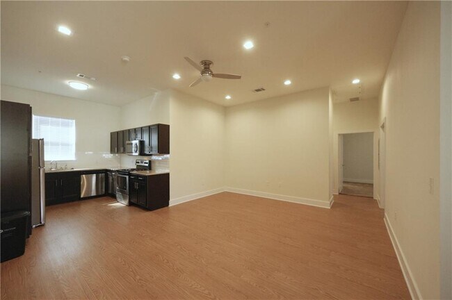 Foto del edificio - 2400 Louis Henna Blvd