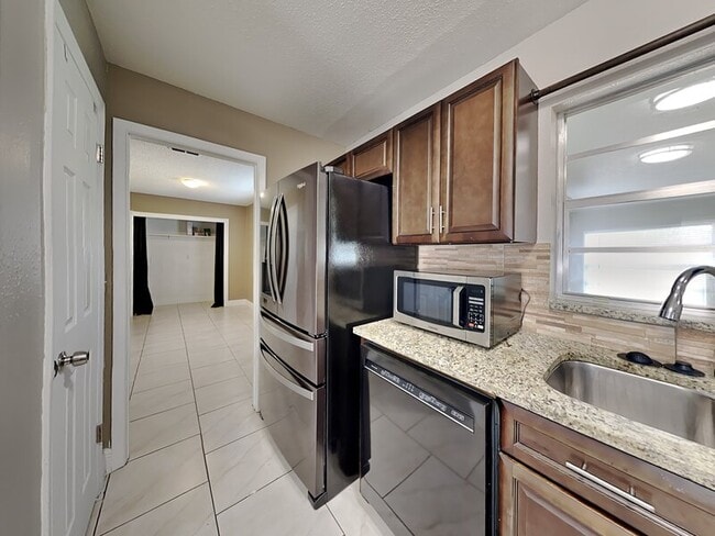 Building Photo - 241 W Citrus St