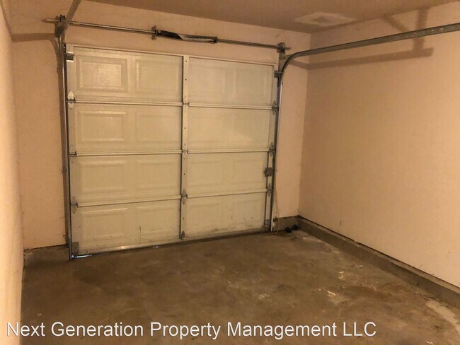 Building Photo - 3 br, 2.5 bath House - 2610 Green Villa Ln.