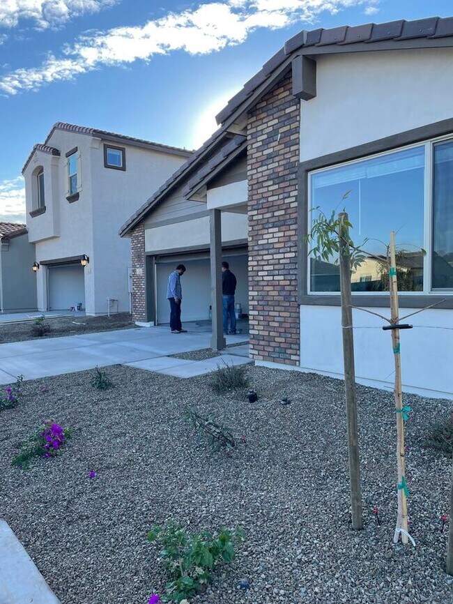 Building Photo - 11005 W MELVIN ST - 3BR 2.5BA 111th/Van Bu...