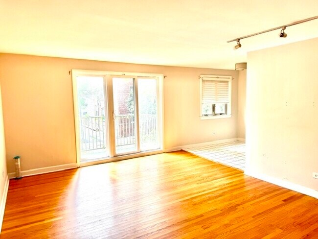 Foto del edificio - 1244 W Byron St