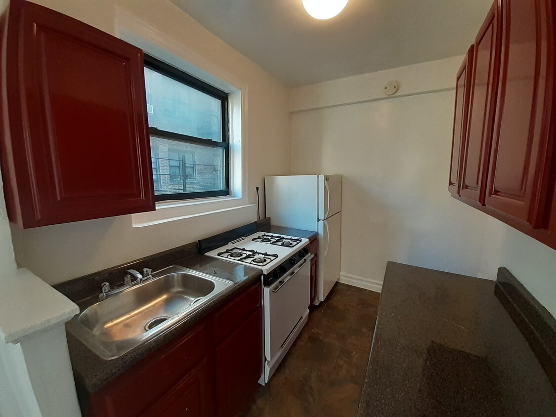Primary Photo - 2148 Barnes Ave